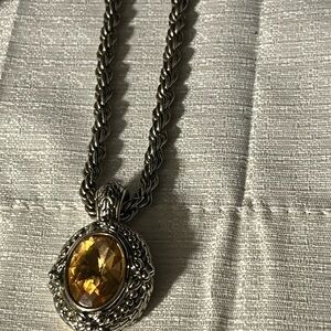 Elegant Silver and Gold Pendant Necklace